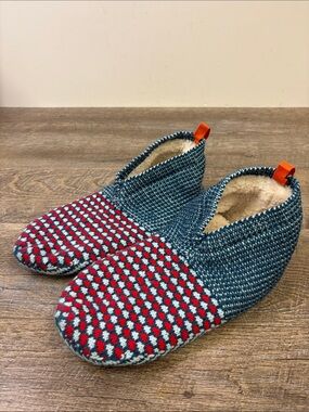 Bombas Gripper Slippers Blue Red Fair Isle Sherpa Lined Size L